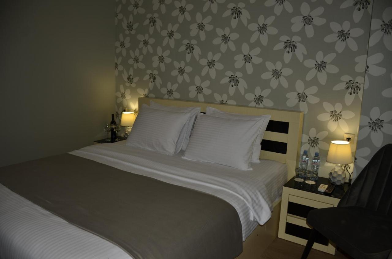 Vere Corner Hotel Тбилиси Екстериор снимка