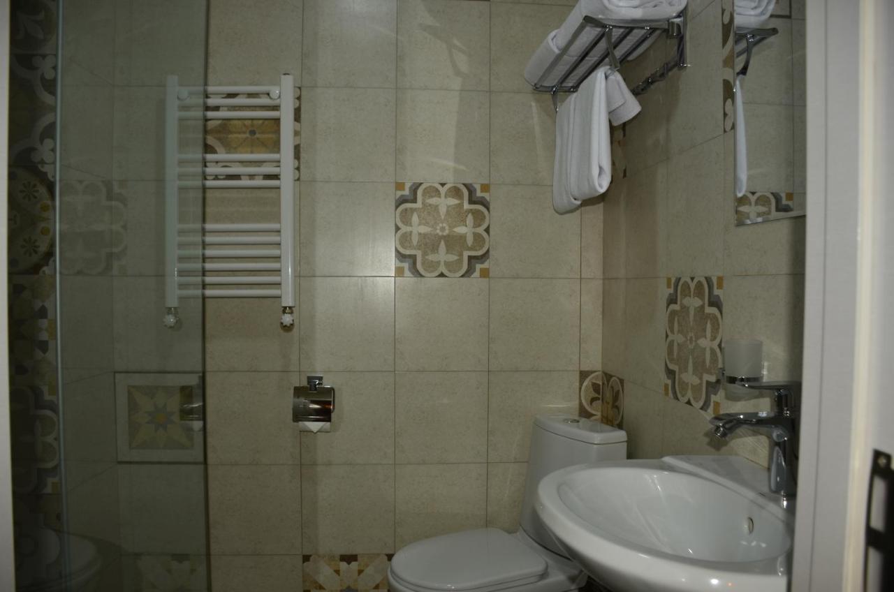Vere Corner Hotel Тбилиси Екстериор снимка