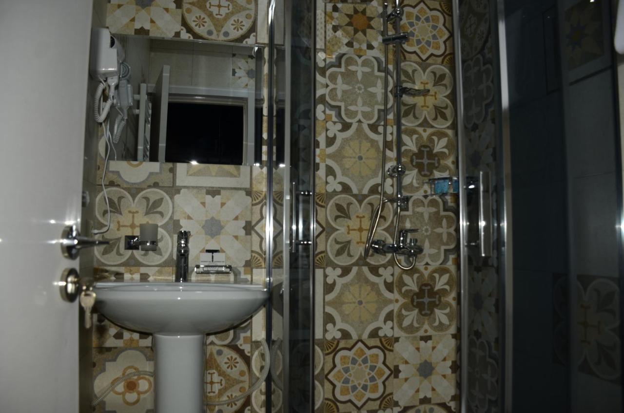 Vere Corner Hotel Тбилиси Екстериор снимка