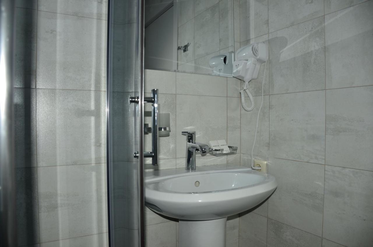 Vere Corner Hotel Тбилиси Екстериор снимка