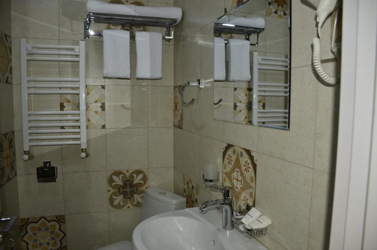 Vere Corner Hotel Тбилиси Екстериор снимка